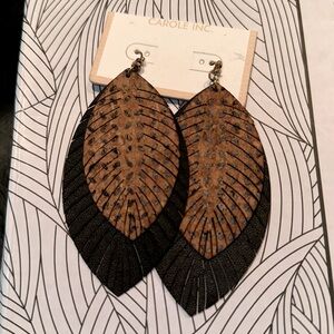 Earring, Black & Tan Pierced Earrings, NWT